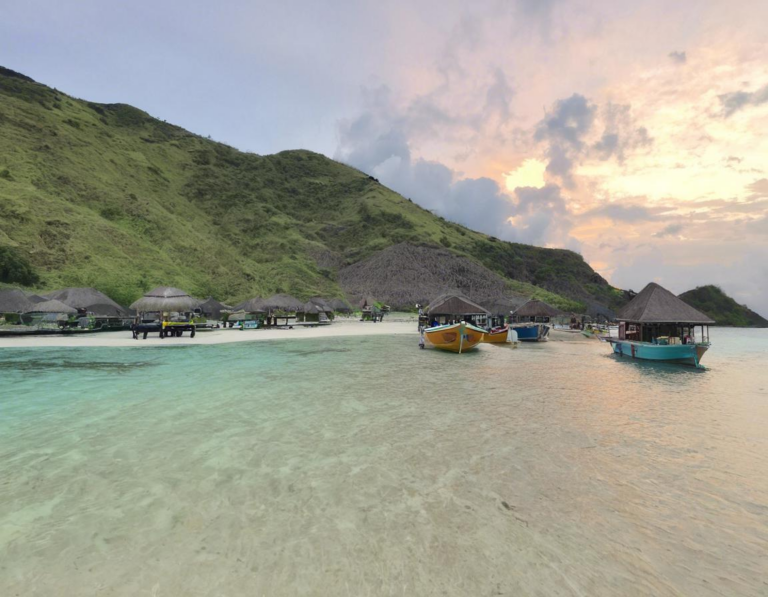 Menjelajahi Gili Lawa: Surga Tersembunyi di Lombok